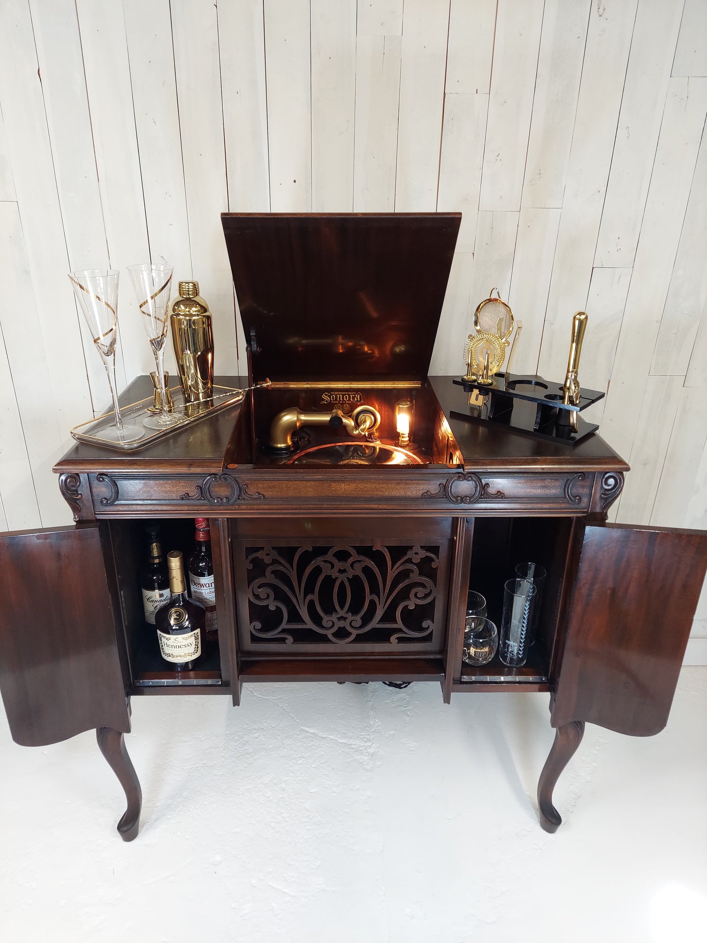 1923 Sonora Louis XV Phonograph Mini Bar Media - Bar front with all doors open